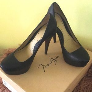Max Azria Black leather pumps  : Style:  Hannah size 40